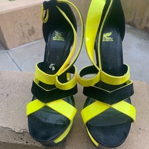 Sheikh platform heels bumble bee black and yellow